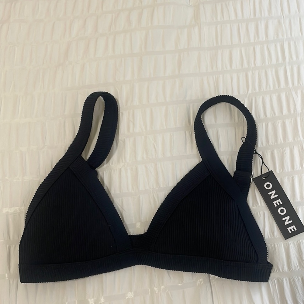 NWT ONEONE swimwear Kameron Top Black